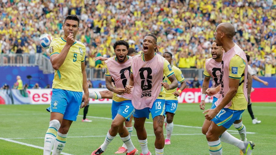 Casemiro empatou o jogo para o Brasil contra o Japão