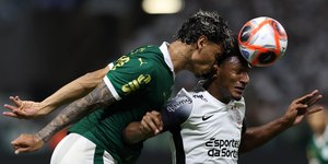 Palmeiras x Corinthians: Claus relata objetos atirados no campo
