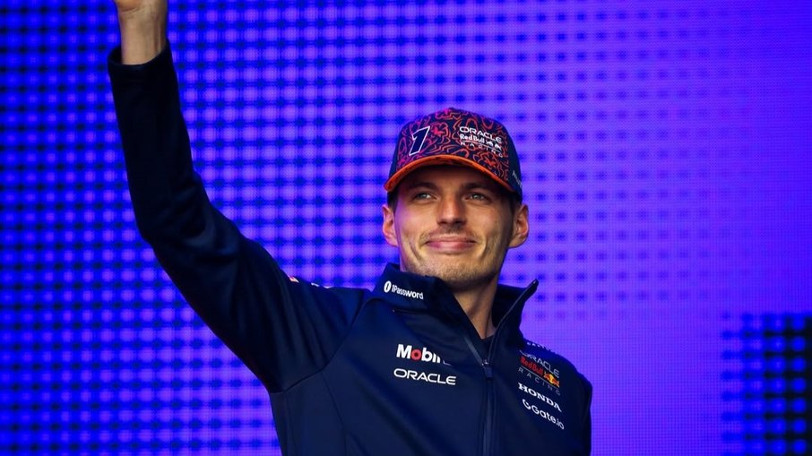Max Verstappen é o atual terceiro colocado do campeonato mundial Max Verstappen é o atual terceiro colocado do campeonato mundial