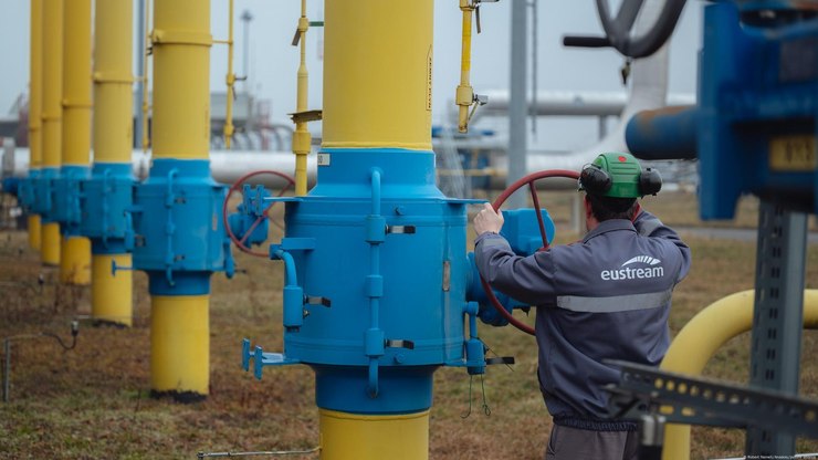 Plano para vetar importação de gás russo avança na UE