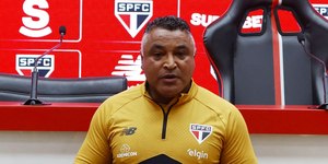 Torcida do São Paulo cria site pedindo demissão de Roger Machado