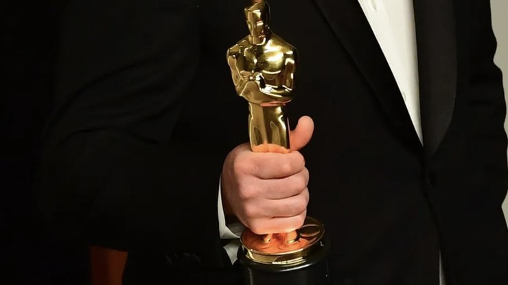 Oscar 2026: Wagner Moura usa santinho com "o baiano tem o molho"
