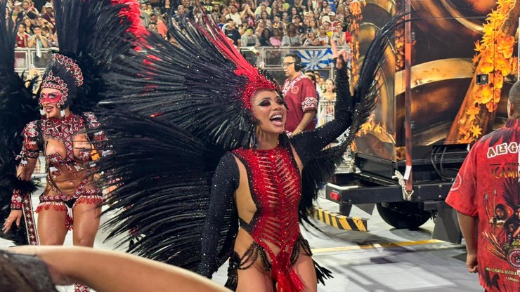 Veja quais famosos brilharam no 1º dia do Carnaval de São Paulo