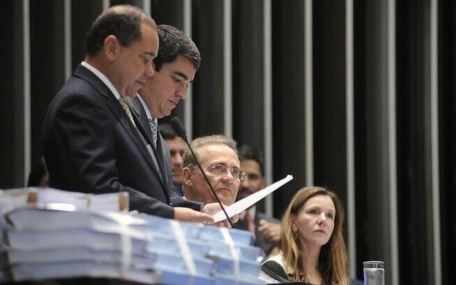 Renan  (PMDB-AL) durante a leitura de decisão da Câmara pelo senador Vicentinho Alves (PR-TO) 