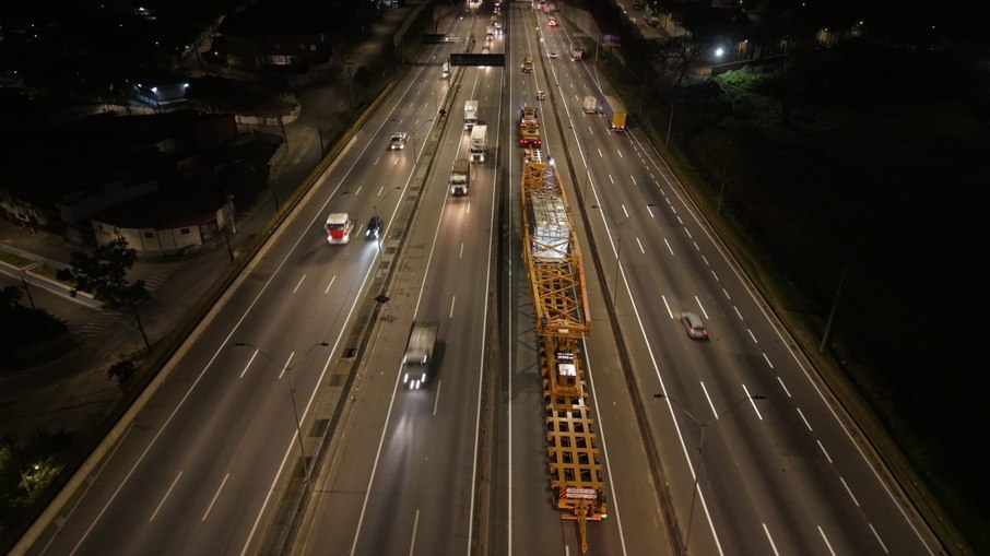 Carga transportada é a maior que já passou pela rodovia
