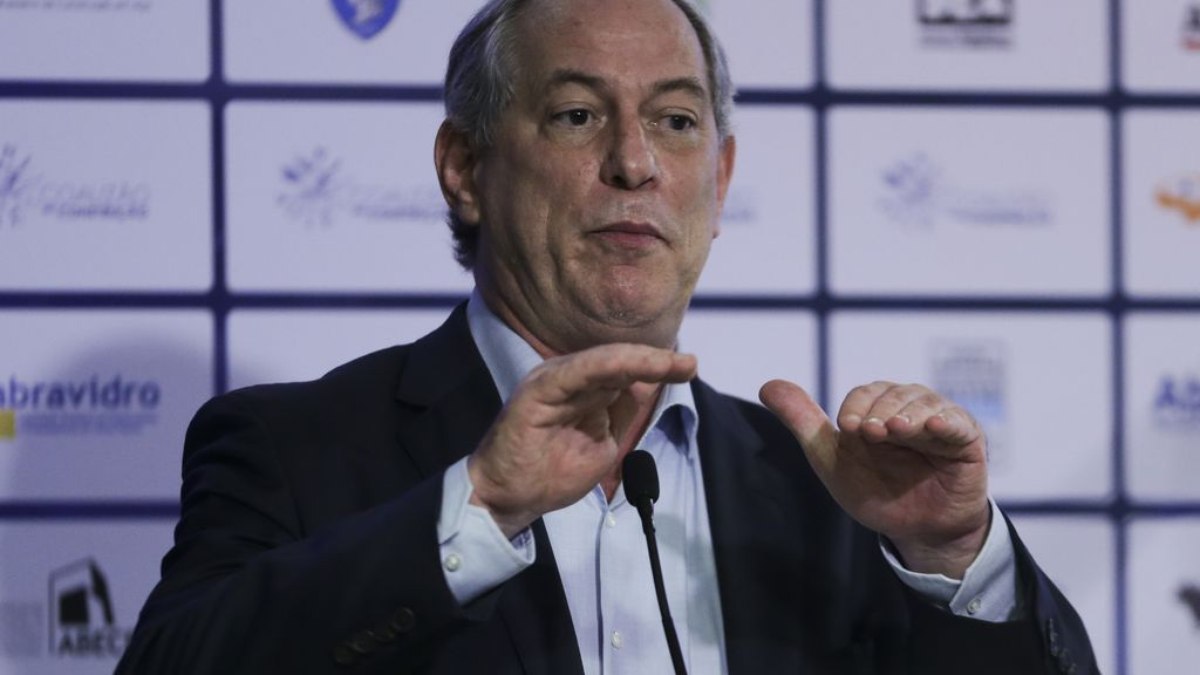 Ciro Gomes respondeu só agora mensagem de Simone Tebet antes do segundo turno