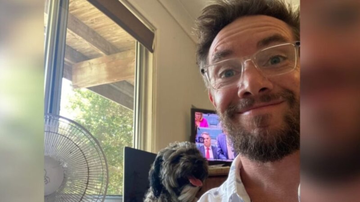 Jornalista sobrevive a AVC no mar com ajuda de surfistas Jornalista sobrevive a AVC no mar com ajuda de surfistas