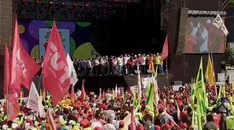 Com Lula em SP, sindicatos fazem atos em 7 capitais