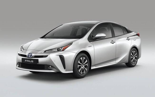 Toyota Prius passa a ter novos detalhes no para-choque e nos faróis na linha 2020 que acaba de chegar