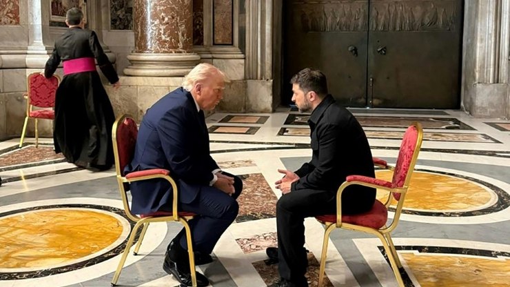 Trump duvida da vontade de Putin de acabar com guerra na Ucrânia após encontro com Zelensky no Vaticano