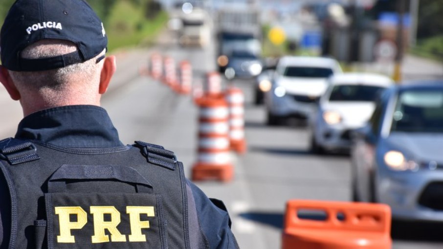 Polícia Rodoviária Federal (PRF) divulga balanço da operação do feriado Polícia Rodoviária Federal (PRF) divulga balanço da operação do feriado