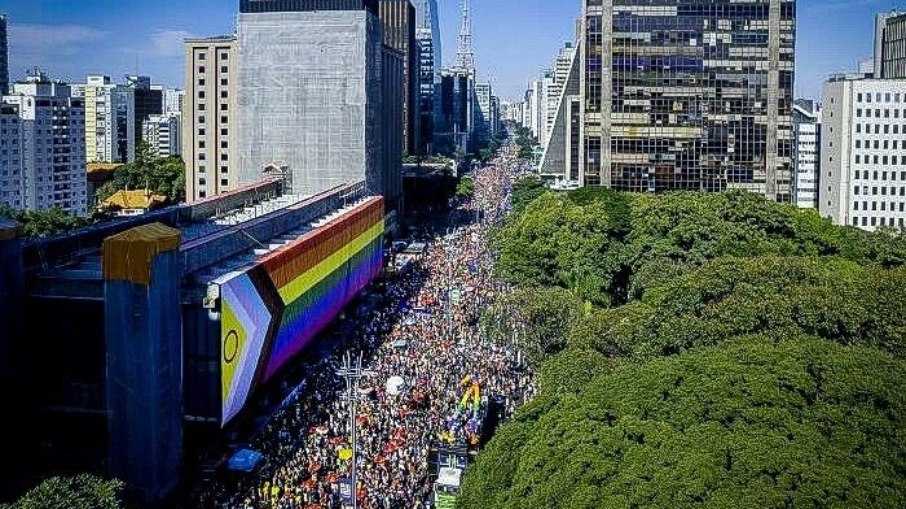 Parada LGBT também contou com a presença de criminosos