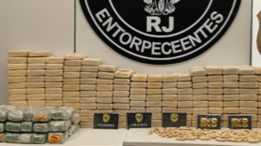 Havia cerca de 208 quilos de cocaína, além de 26,9 quilos de haxixe