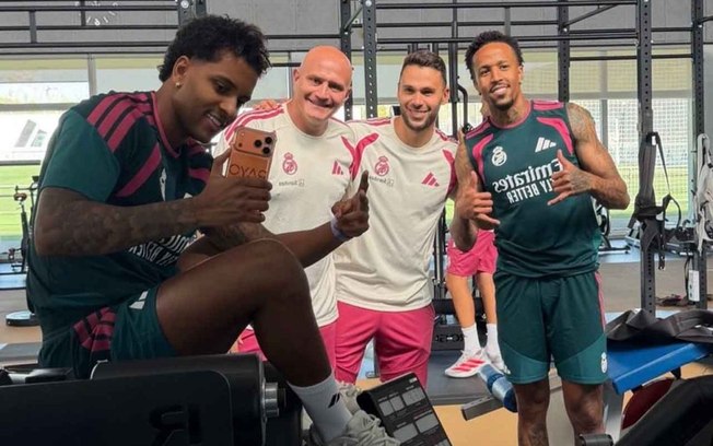 Rodrygo se recupera de uma cirurgia no joelho direito