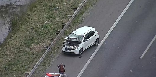 Rodovia Ayrton Senna é totalmente bloqueada em São Paulo