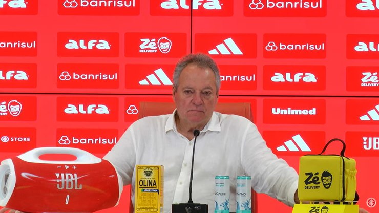 Fica no Inter? Abel Braga cita emoção em resgate e comenta futuro