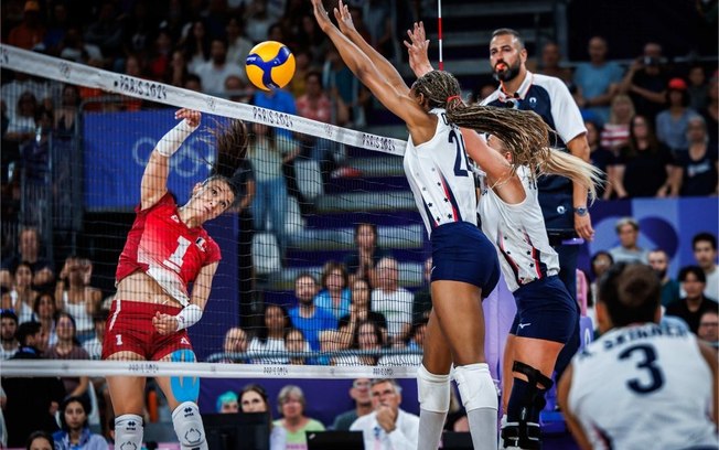 Vôlei: Estados Unidos vencem França e eliminam anfitriã Vôlei: Estados Unidos vencem França e eliminam anfitriã