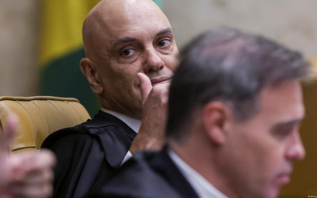 Moraes quer que conduta de Mendonça (dir.) seja julgada na próxima semana pelo STF Moraes quer que conduta de Mendonça (dir.) seja julgada na próxima semana pelo STF