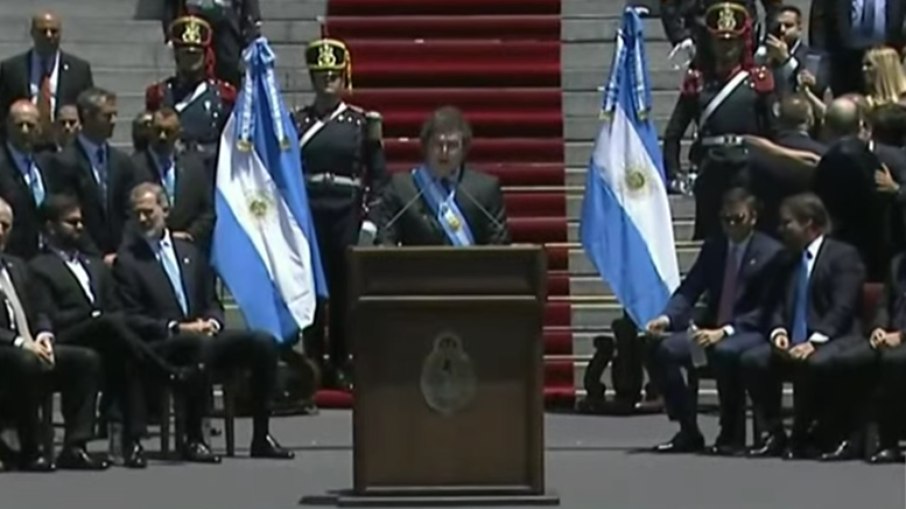 Javier Milei faz primeiro discurso como presidente da Argentina