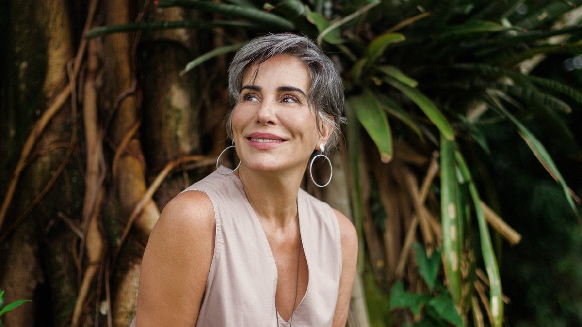 Gloria Pires faz 60 anos e lança marca de cosméticos veganos