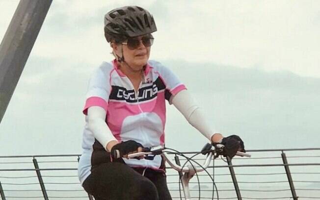 Dilma Rousseff andando de bicicleta em Porto Alegre