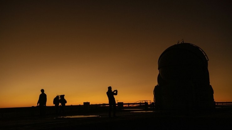 Astrônomos alertam sobre poluição luminosa de projeto energético perto de telescópios no Chile