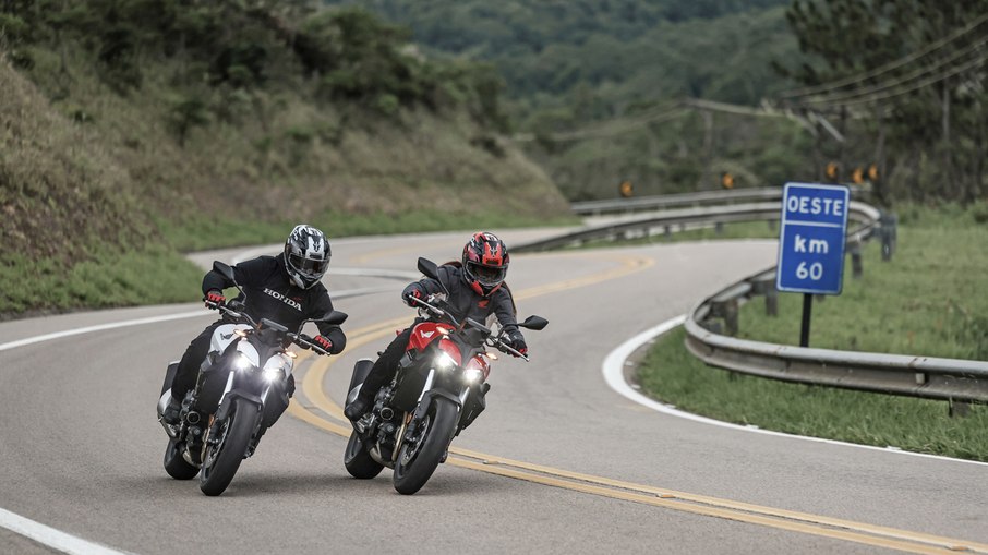 Honda CB1000 Hornet chega ao Brasil em setembro com preços a partir de R$ 68.800. Honda CB1000 Hornet chega ao Brasil em setembro com preços a partir de R$ 68.800.