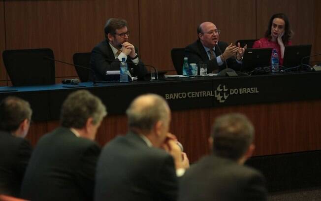 Equipe do Banco Central durante entrevista coletiva sobre medidas para 2017