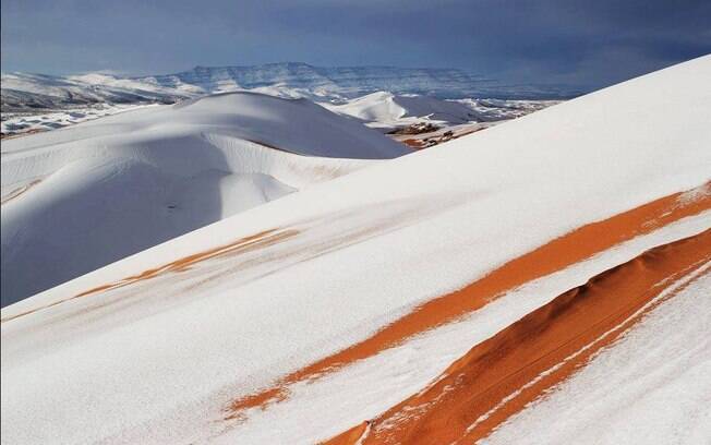Essa é a terceira vez em 40 anos que neva na região do deserto do Saara; imagens viralizaram na web