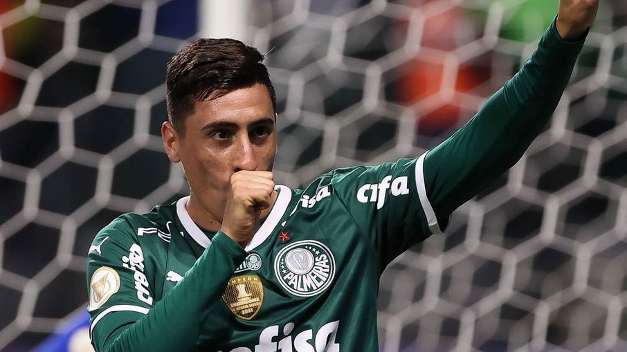 Na mira de clubes brasileiros, Merentiel pode deixar o Palmeiras