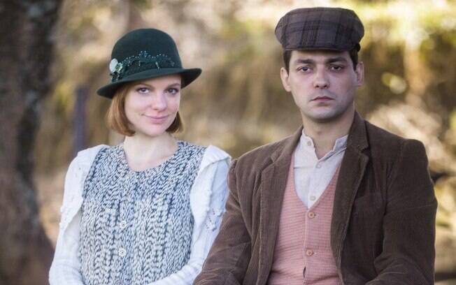 Olga (Maria Eduarda de Carvalho) e Zeca (Eduardo Sterblitch)