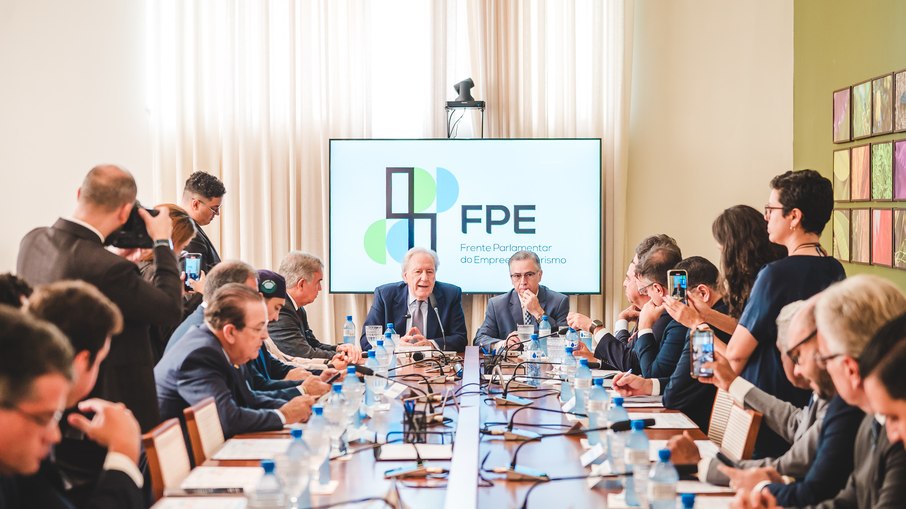 Ministro Lewandowski participou de reunião-almoço com parlamentares e representantes da indústria, na sede da FPE, em Brasília Ministro Lewandowski participou de reunião-almoço com parlamentares e representantes da indústria, na sede da FPE, em Brasília