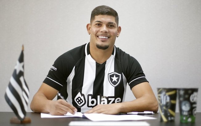 Multa rescisória de Erison com o Botafogo triplica após renovação