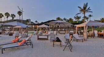 Resort no Guarujá inaugura 1º beach club 