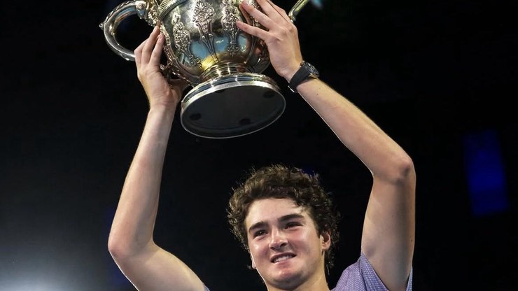 João Fonseca iguala marcas de Federer e Djokovic; entenda