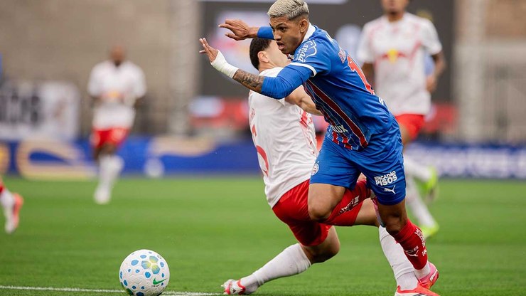 Bahia%20vence%20o%20Bragantino%2C%20entra%20no%20G4%20e%20seca%20o%20Fluminense