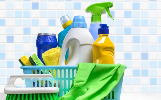 4 produtos de limpeza coringa que você deveria comprar