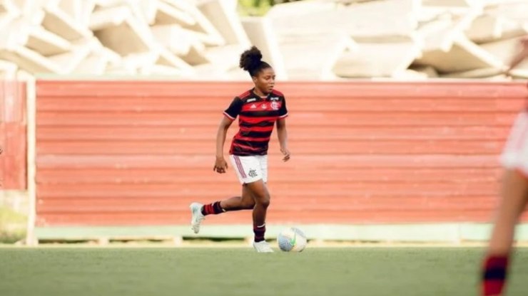 Conheça jovem da base do Flamengo que vai treinar na Seleção