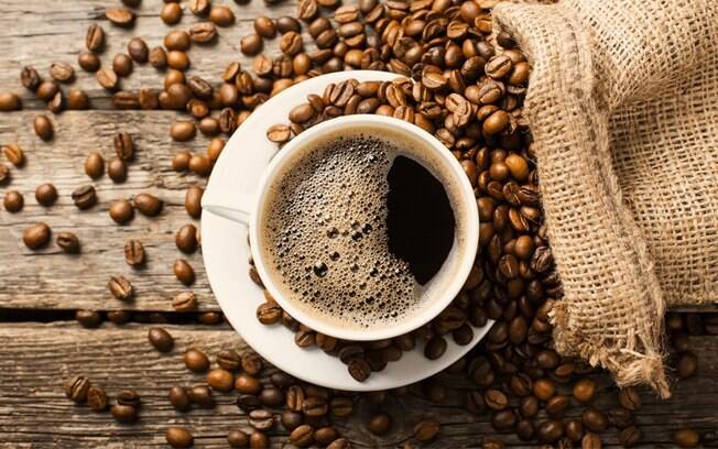 Simpatias com café: rituais para melhorar a energia e fazer seus pedidos