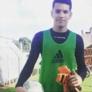 Goleiro Bruno Cañete, de 16 anos