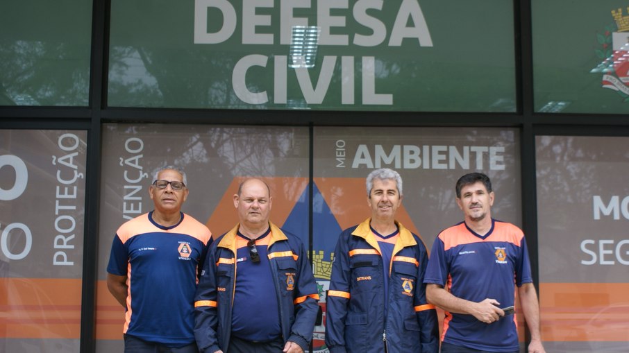 Equipe da Defesa Civil de Vinhedo