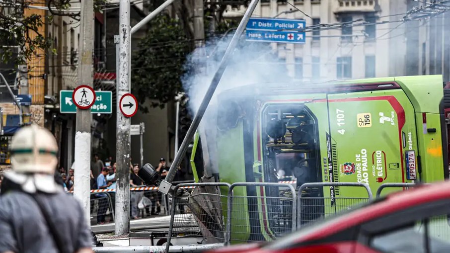 Acidente com ônibus elétrico