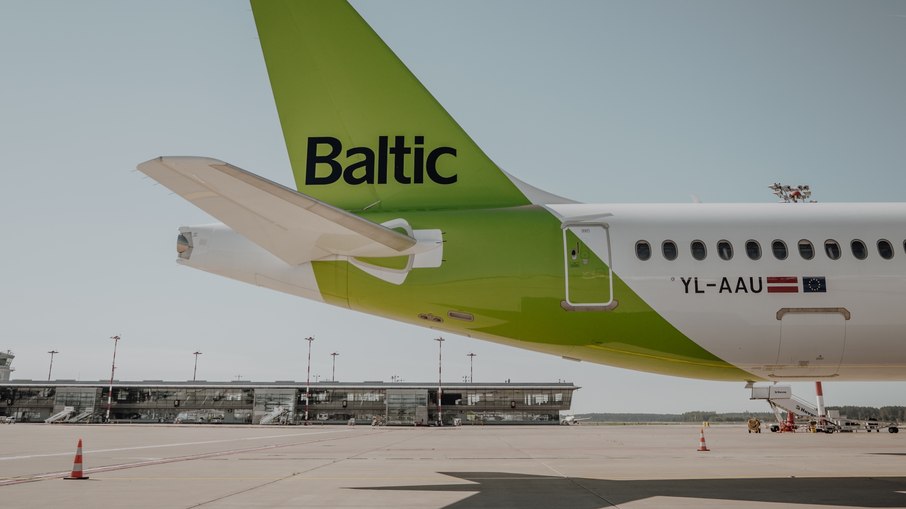 Aeronave Airbus A220-300 da airBaltic Aeronave Airbus A220-300 da airBaltic
