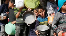 Pessoas em Gaza sobrevivem com 245 calorias ao dia