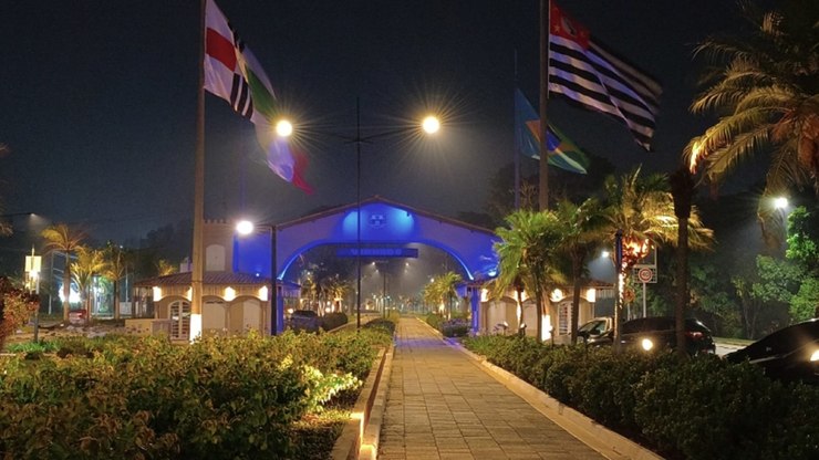 Vinhedo se ilumina em apoio ao Novembro Azul