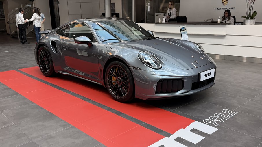 Porsche 911 turbo モンテカルロメタリック Porsche 911 Turbo S chega ao Brasil com 711 cv