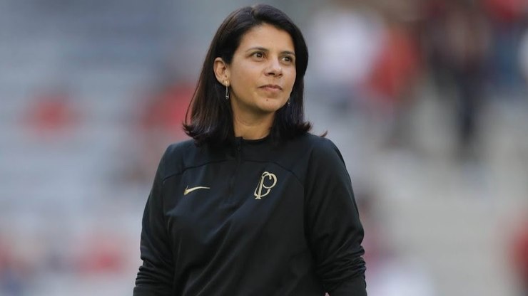 Médica se pronuncia após ser demitida do Corinthians