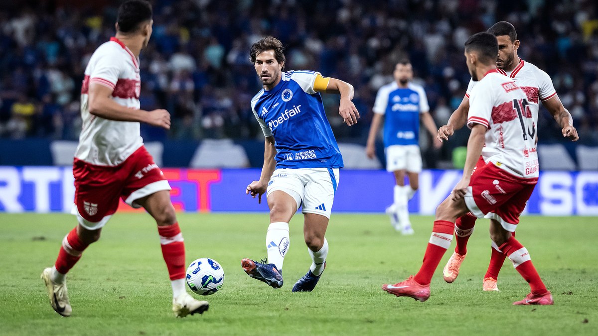 Lucas Silva é uma das peças do Cruzeiro de Leonardo Jardim contra o CRB em Maceió
