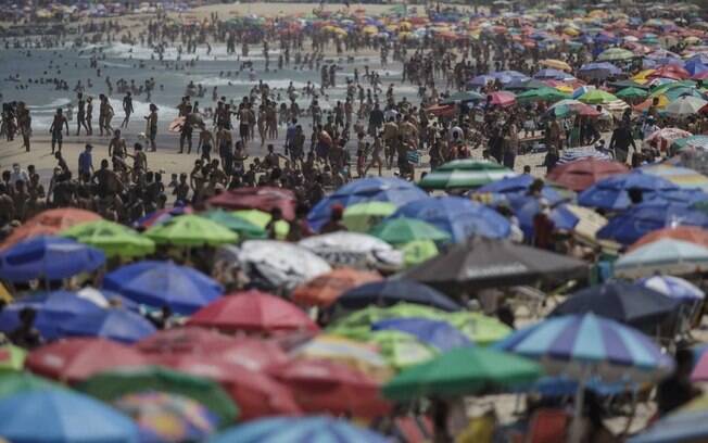 Aglomeração em Ipanema: mais uma vez, cariocas ignoraram a pandemia e encheram as praias da cidade 