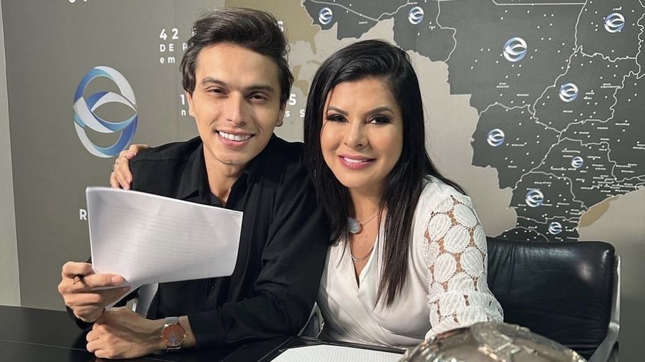 Martelo batido! Gabriel Torres e Mara Maravilha assinam com a Rede Gospel de Televisão 